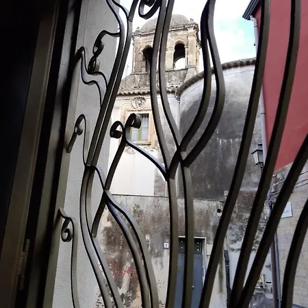 Tra I Vicoli Di Aci Appartement