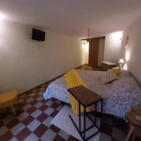 Tra I Vicoli Di Aci *
