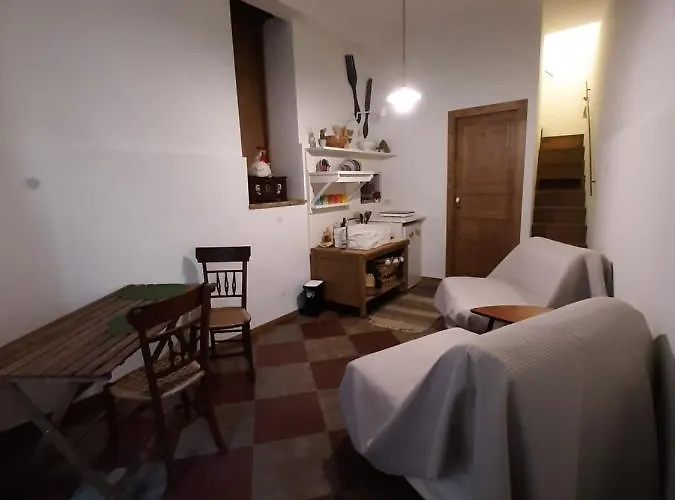 Tra I Vicoli Di Aci