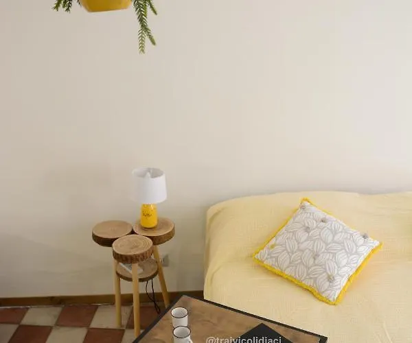 Tra I Vicoli Di Aci Appartement
